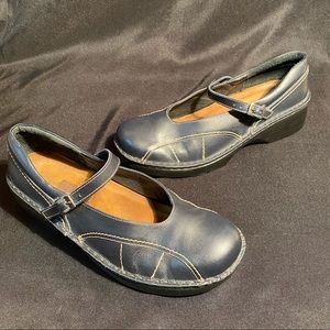 Naot Mary Jane Supportive Shoes Navy Leather 40